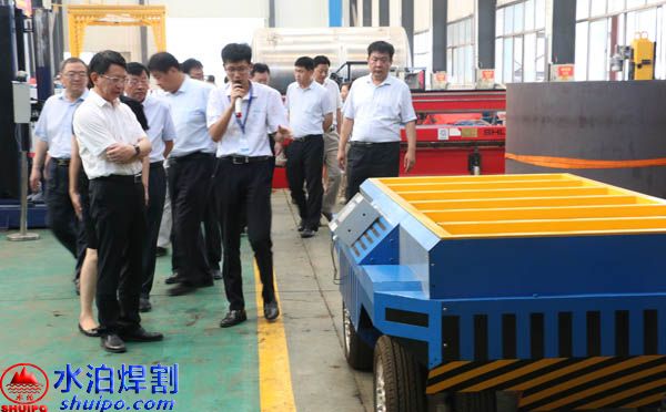 AGV機器人持續火熱,新領域帶來發展新機遇,水泊焊割自主研發的AGV小車 AGV機器人持續火熱,新領域帶來發展新機遇,水泊焊割自主研發的AGV小車